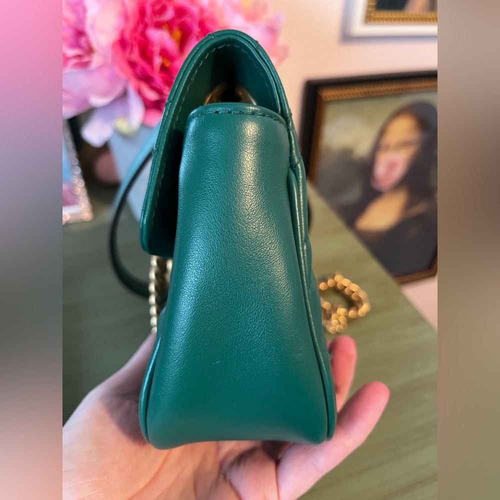 Authentic Gucci Green Shoulder Bag w/ Gold Hardware - Picture 4 of 16